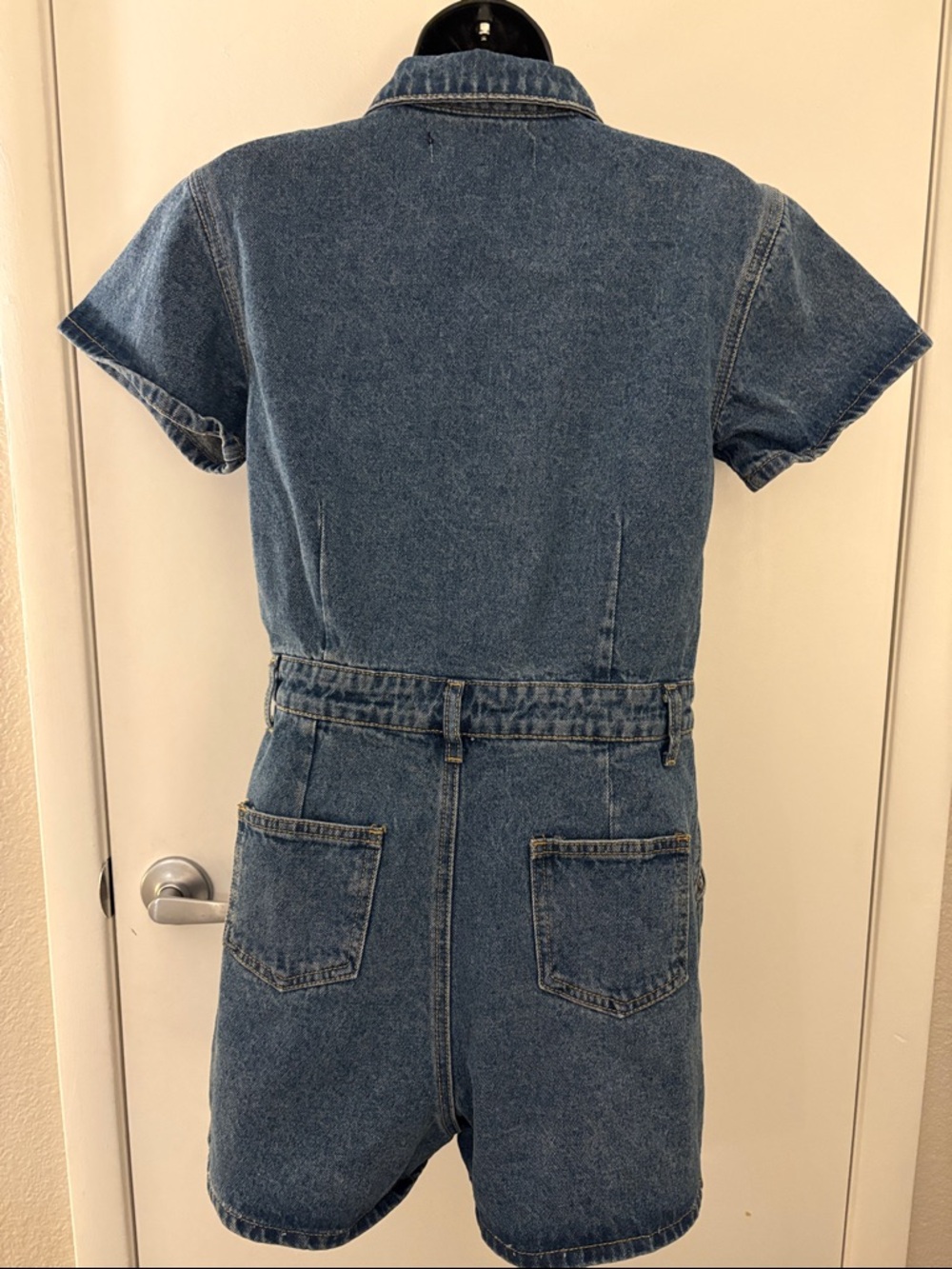 NWT Lioness Blue Denim Button front Preppy Shortalls Romper SZ M - Picture 2 of 6